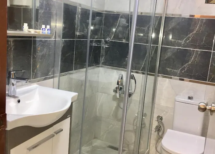 卡格达斯酒店 *